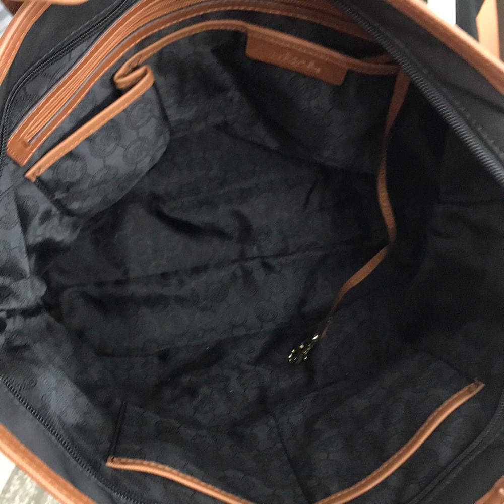 Sold..Micheal Kors large tote💖 - Picture 7 of 8